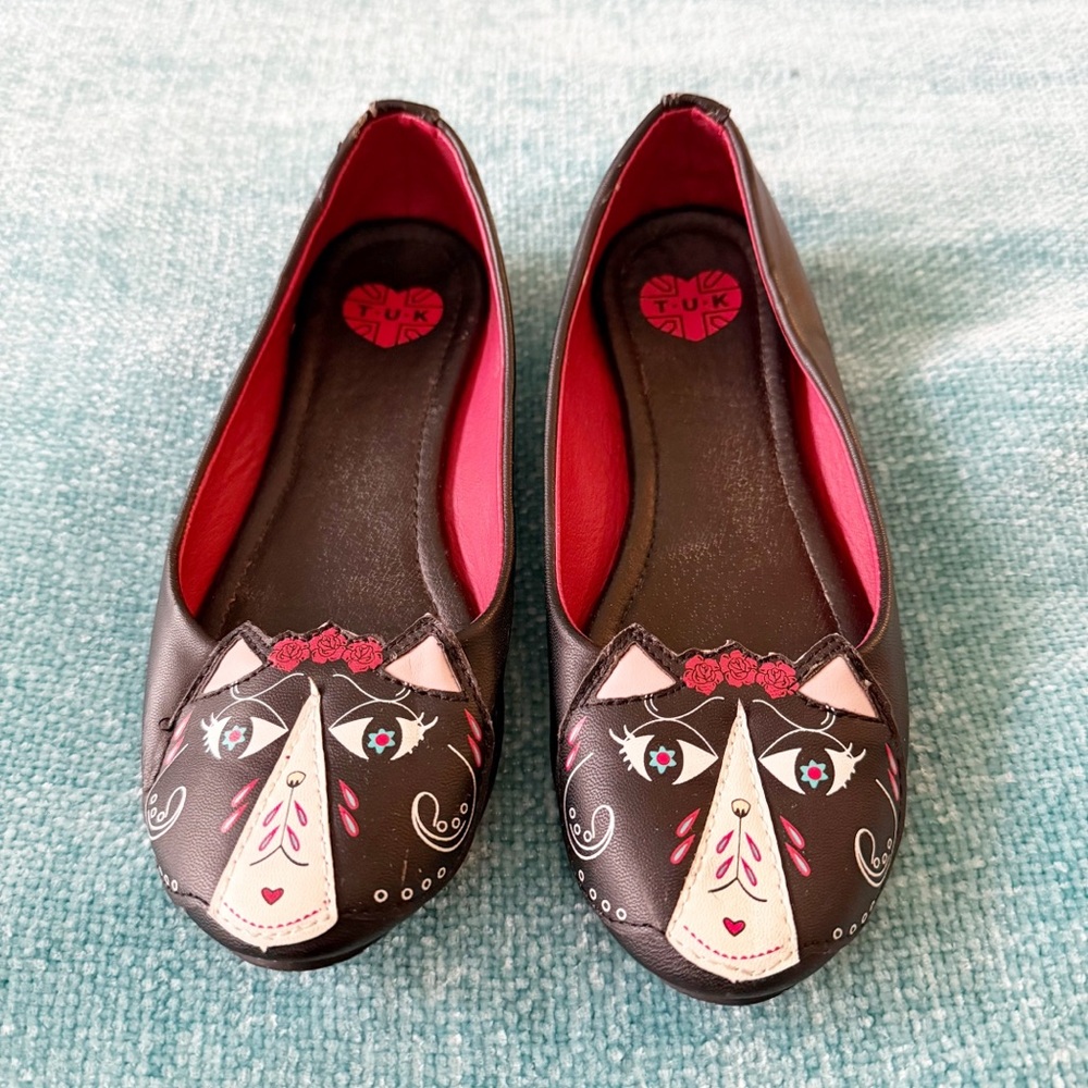 TUK Women’s Dia De Los Muertos Black and White Cat Flats